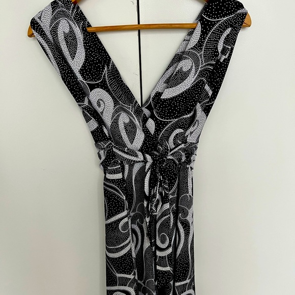 🖤Paisley b&w print low cut sexy evening / summer dress - Picture 8 of 16